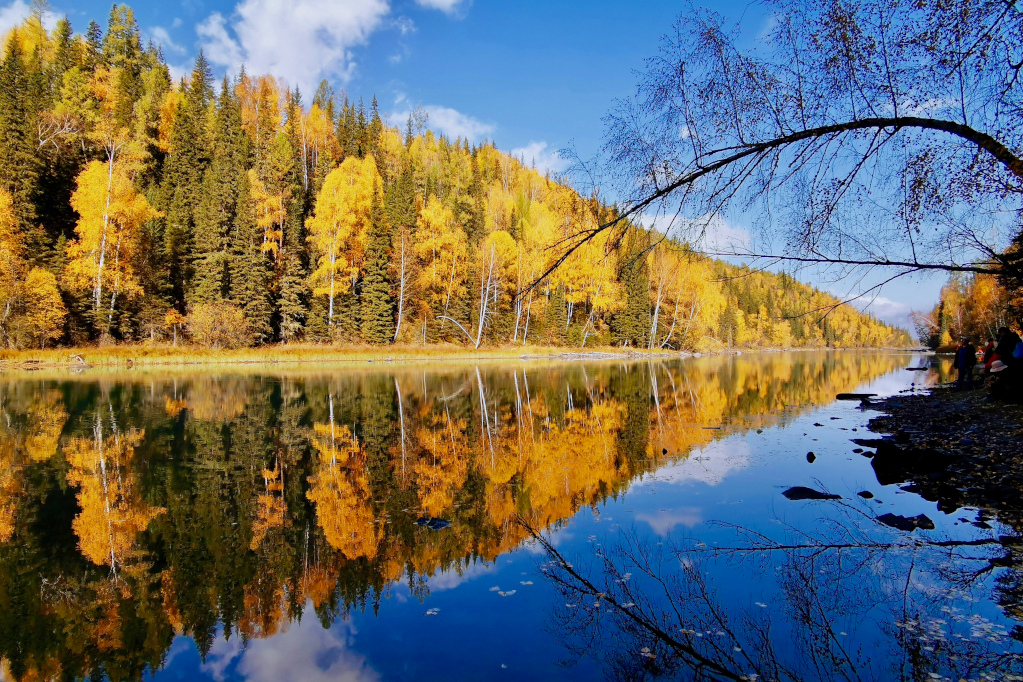 Kanas National Geopark - Crouching Dragon Bay