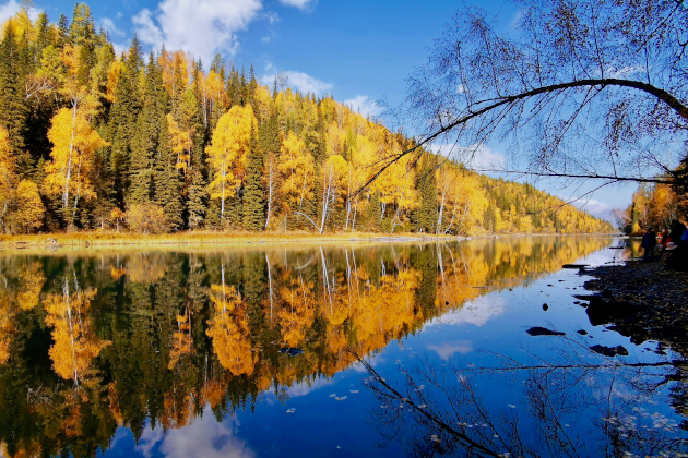 Kanas National Geopark - Crouching Dragon Bay