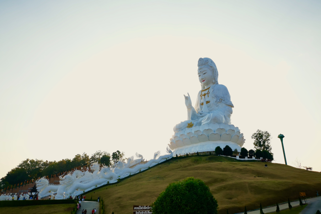 Wat Huai Pla Kung - Guan Yin Statue